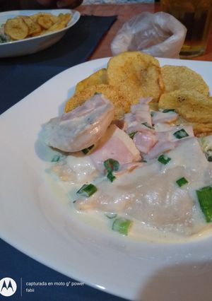 Una foto de Pollo a la crema con papas