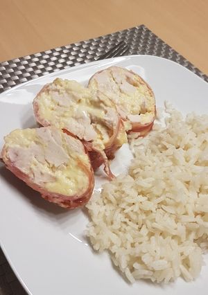 Baconos sajtos csirkemell recept fotója