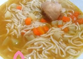 Sopa de Macarrão com Frango 🍲