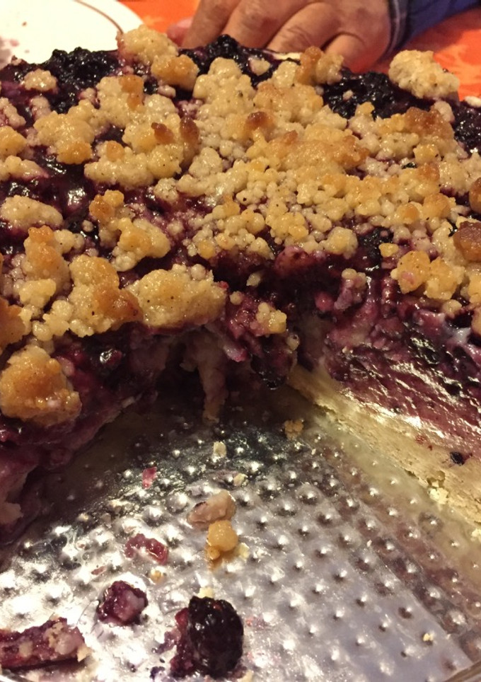 Una foto de Kuchen alemán de moras silvestres