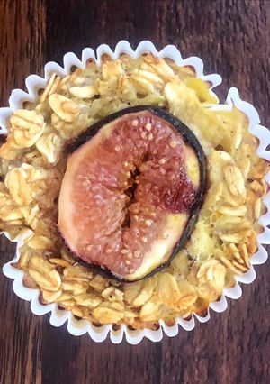 A picture of Baked Figs Oats Cups.