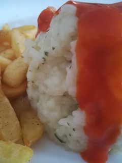 Una foto de Arroz a la cubana a mi manera