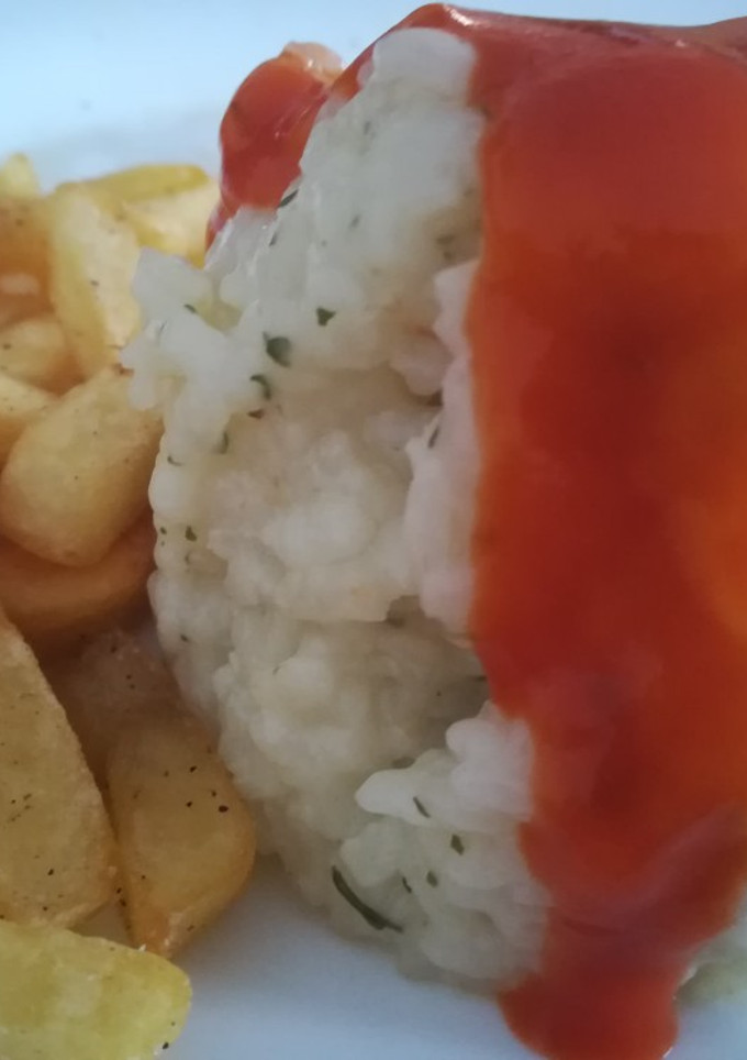 Una foto de Arroz a la cubana a mi manera