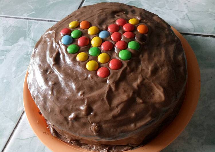Chocolate moist cake with chocolate creamcheese frosting