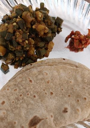 भिंडी की सब्जी (bhindi ki sabzi recipe in Hindi) रेसिपी मुख्य फोटो