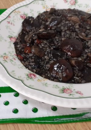 Foto principal de Arroz negro con boletus