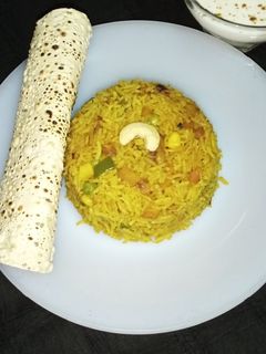 મિક્સ વેજીટેબલ પુલાવ (Mix Vegetable Pulao Recipe In Gujarati) રેસીપી મુખ્ય ફોટો