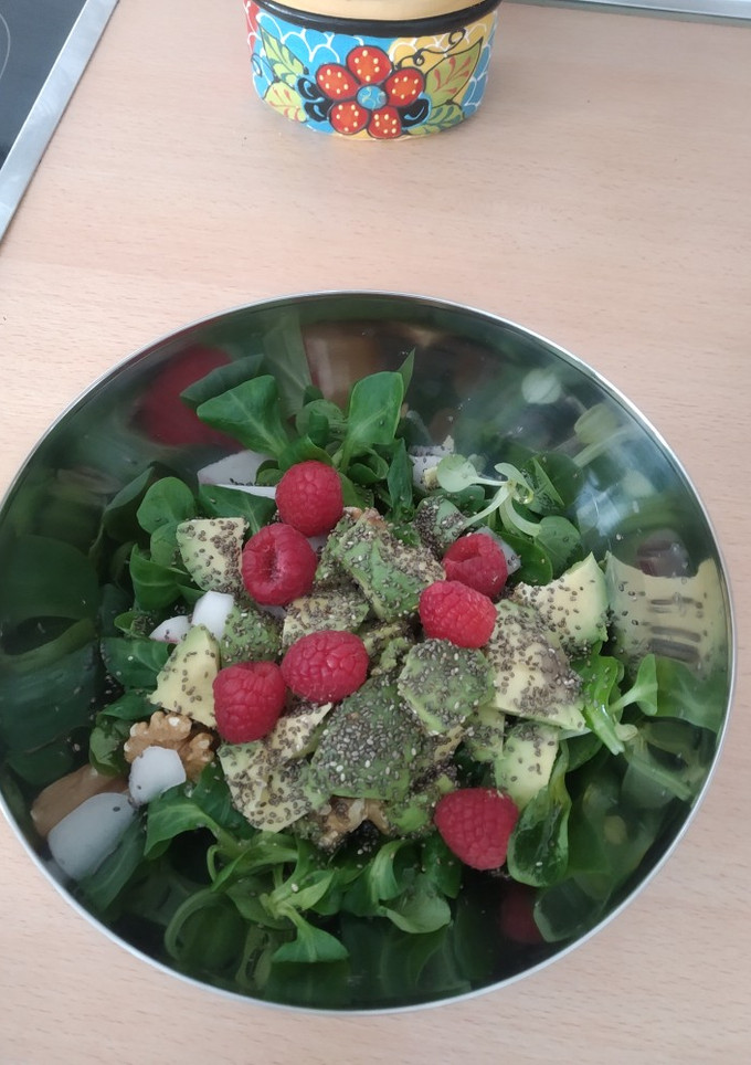 Una foto de Ensalada fresca, sana y simple