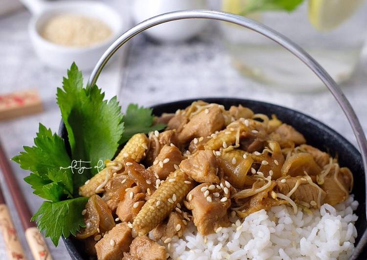 Gai Pad Yod Khao Pod (Thai Chicken with Babycorn)