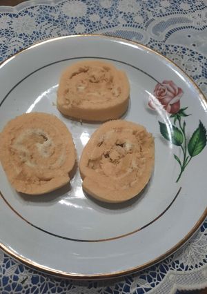 Una foto de Pionono con roquefort, ananá y maní