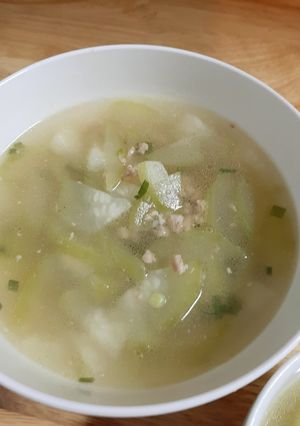Hình của món Canh bí xanh thịt bằm.