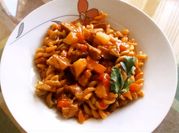 Una foto de fideos fusilli