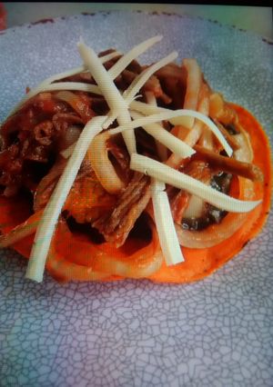 Una foto de Cuete de res en salsa de tomate