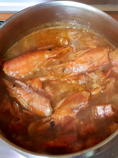 Una foto de Caldo de pescado fácil