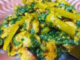 নিরামিষ কুমড়ো শাক চচ্চড়ি(niramish kumro shak chochori recipe in bengali)