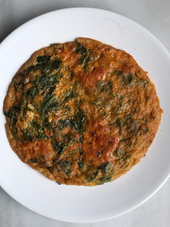 Una foto de Tortilla de sobrasada ibérica y espinacas