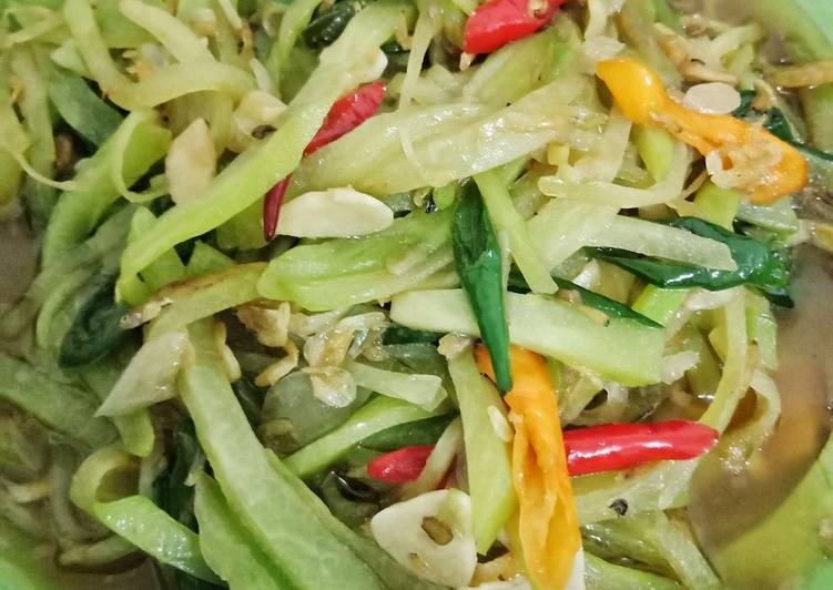 Langkah Mudah untuk memasak Oseng-oseng Labu Siam, Bisa Manjain Lidah
