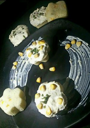 स्टीमेड मिन्टी कॉर्न मफिन्स और कॉर्न श्रीखंड (steamed minty corn muffins recipe in Hindi) रेसिपी मुख्य फोटो