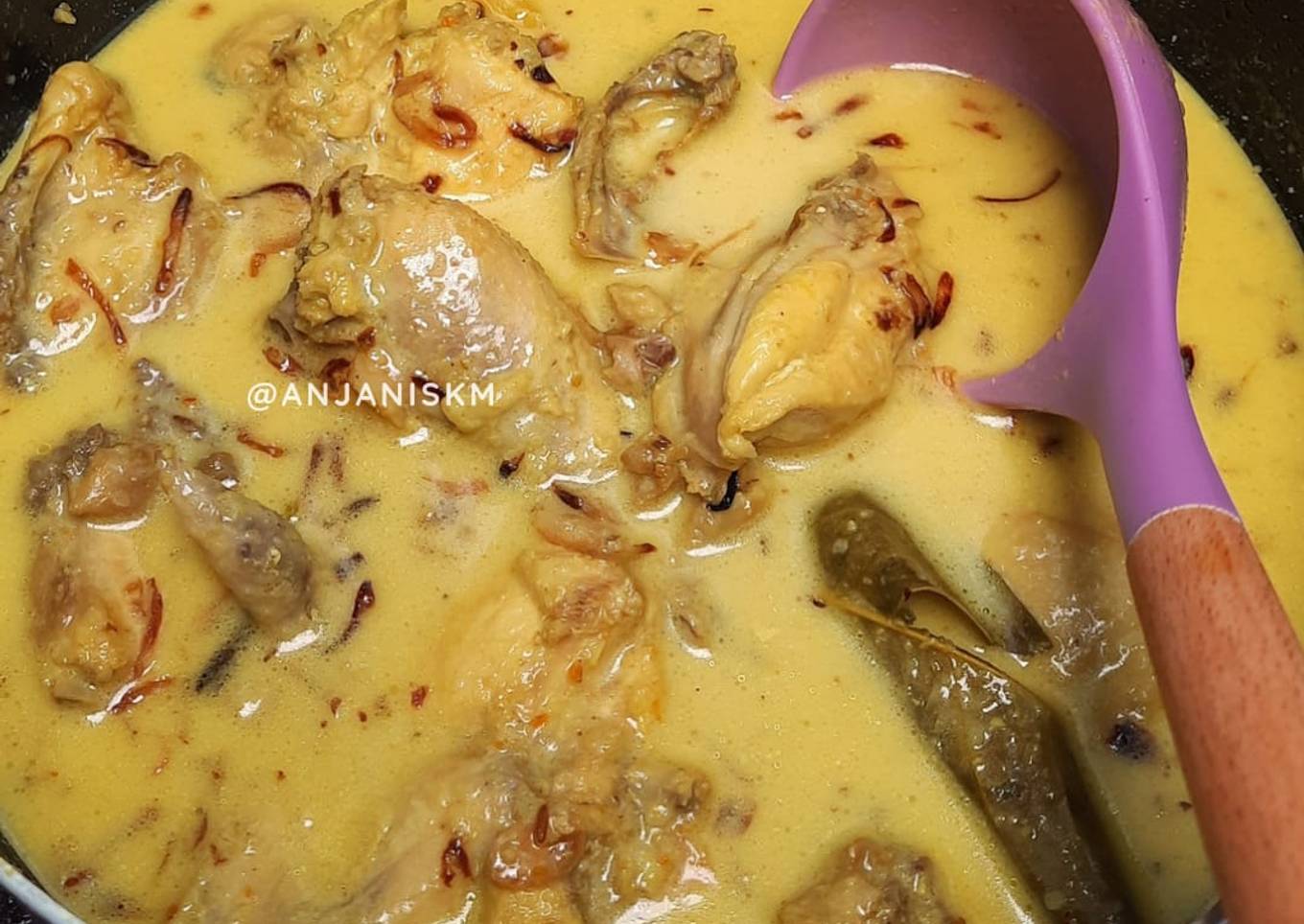 Opor Ayam Kuah Kuning Sederhana