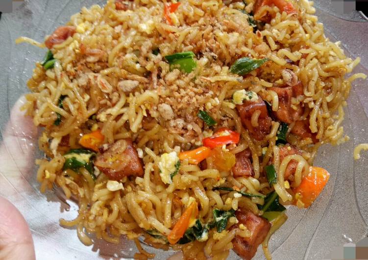 Resep Indomie goreng kornet ayam Anti Gagal