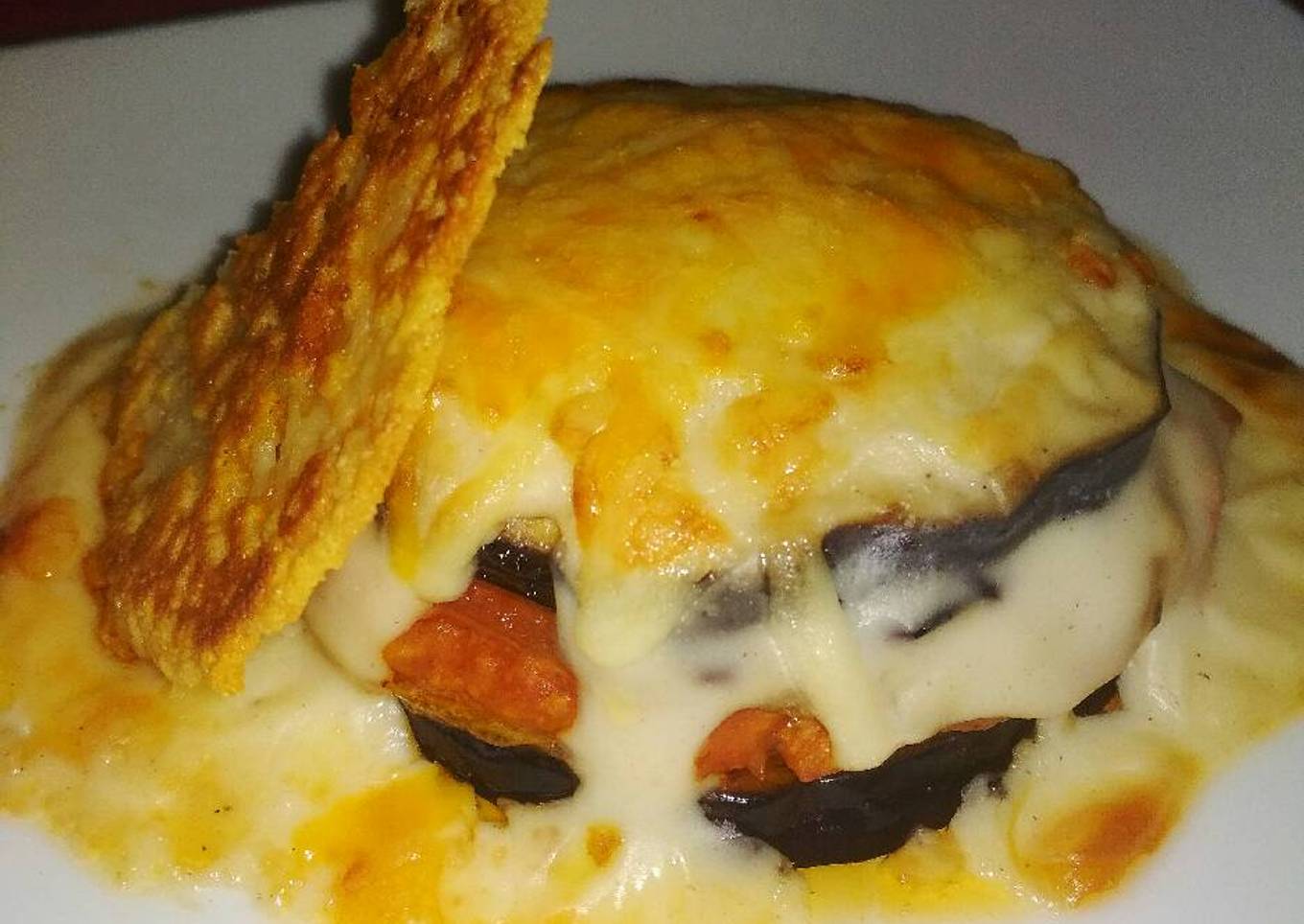 Pastel de berenjena, albóndiga y patata. (musaka)