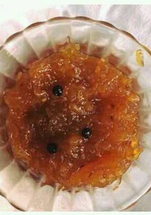 A picture of Aam ki khatti mithi chutney.