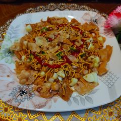 A picture of Papri/papdi chat.