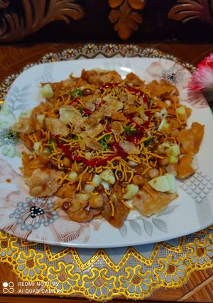 A picture of Papri/papdi chat.