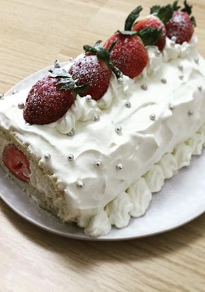 A picture of Strawberries Roll-cake for Christmas.