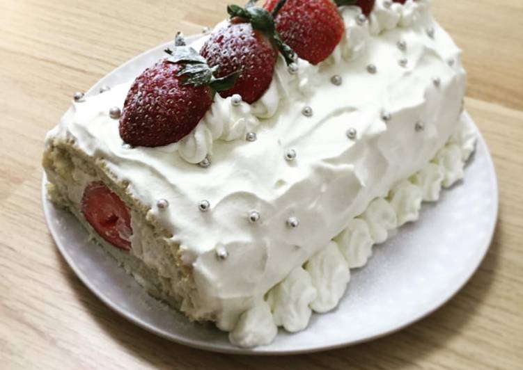 Simple Way to Prepare Speedy Strawberries Roll-cake for Christmas