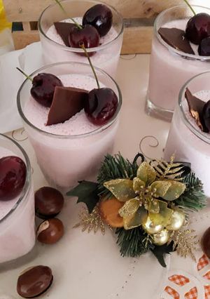 Una foto de Gelatina de yogurt sabor fresa