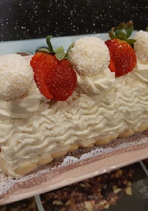 Une photo de Bûche raffaello