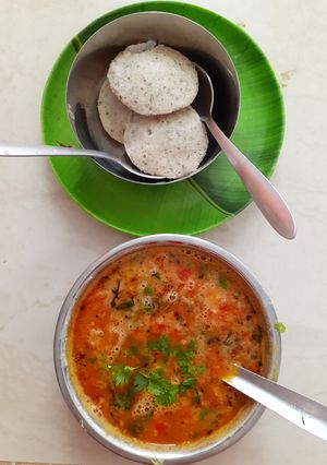 इडली (Idli Recipe In Marathi) रेसिपी चे मुख्य फोटो 