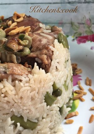 صورة لوصفة مقلوبة الفول الأخضر