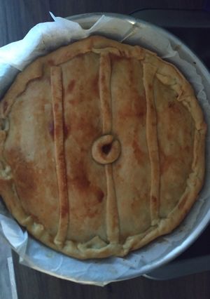 Una foto de Empanada de chipirones y mejillones
