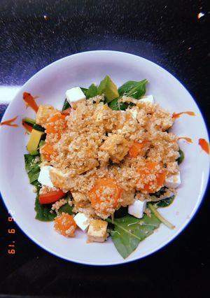 Una foto de Ensalada de Quinoa con Tofu