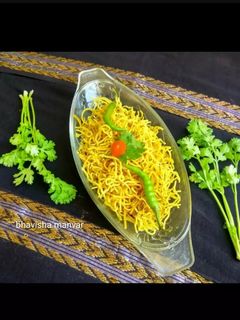 સેવ (Sev Recipe In Gujarati) રેસીપી મુખ્ય ફોટો