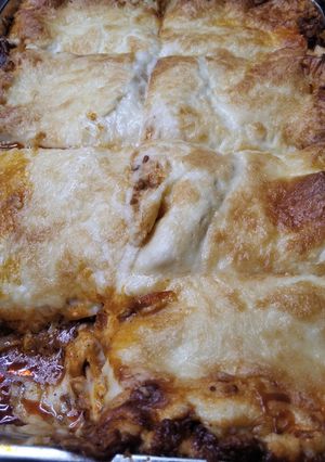 Kolbászos lasagne glutén- és tejmentesen recept fotója