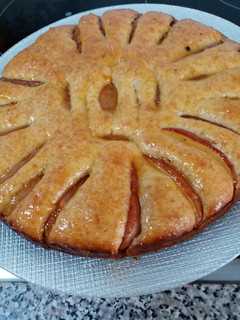 Una foto de Bizcocho con manzanas