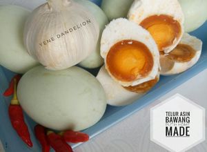 Foto resep Telur Asin Bawang Putih Home Made #Dandelion