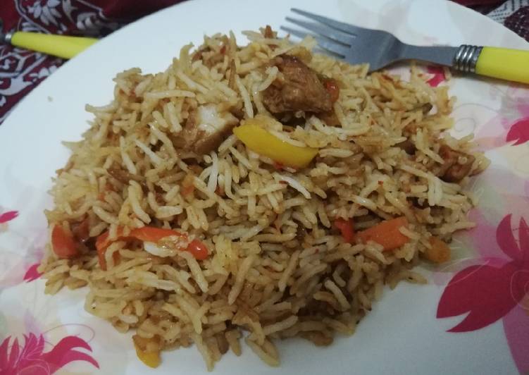 Chicken schezwan fried rice