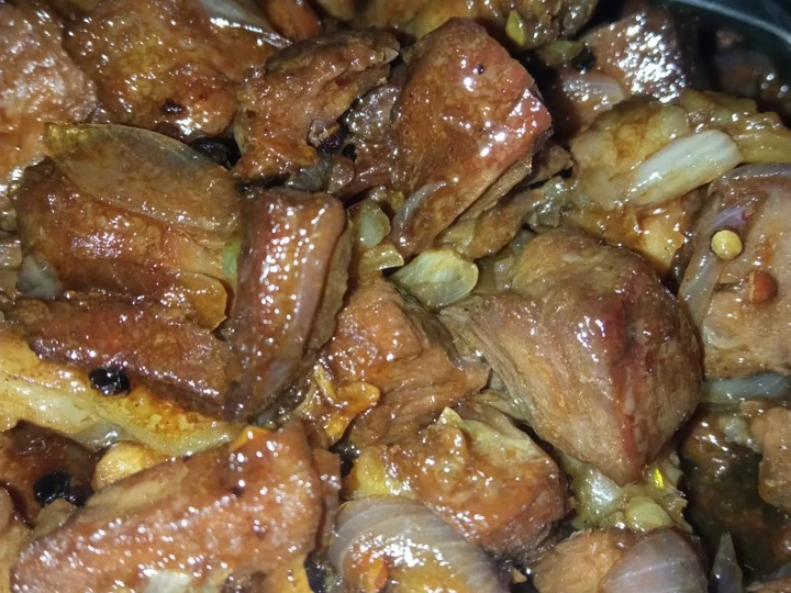 Langkah Mudah untuk Menyiapkan Resep Sapi lada hitam Anti Ribet, Enak Banget