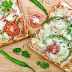 Bread pizza🍕 A picture of Bread pizza🍕.