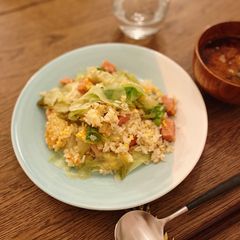 My family’s favourite fried rice! - Mayonnaise and soy sauce are the secret ingredients🪄💫 A picture of My family’s favourite fried rice! - Mayonnaise and soy sauce are the secret ingredients🪄💫.