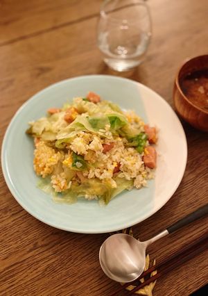 A picture of My family’s favourite fried rice! - Mayonnaise and soy sauce are the secret ingredients🪄💫.