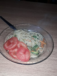 Una foto de Salteado de verduras con fideos y salsa de soja