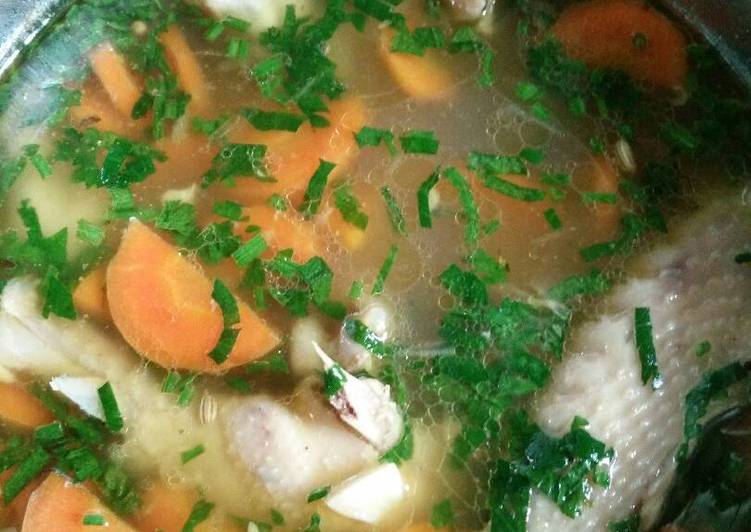 Bagaimana Menyiapkan Sup ayam kampung simpel sesukanya Anti Gagal