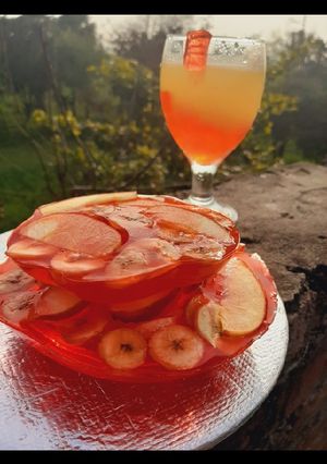 A picture of Jelly with fruits.