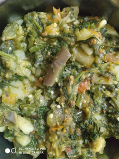 आलू बैगन पालक की सब्जी (Aloo baingan palak ki sabzi recipe in Hindi) रेसिपी मुख्य फोटो