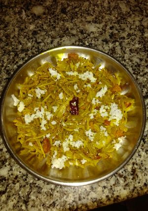 A picture of Layer khosha (bottle gourd).